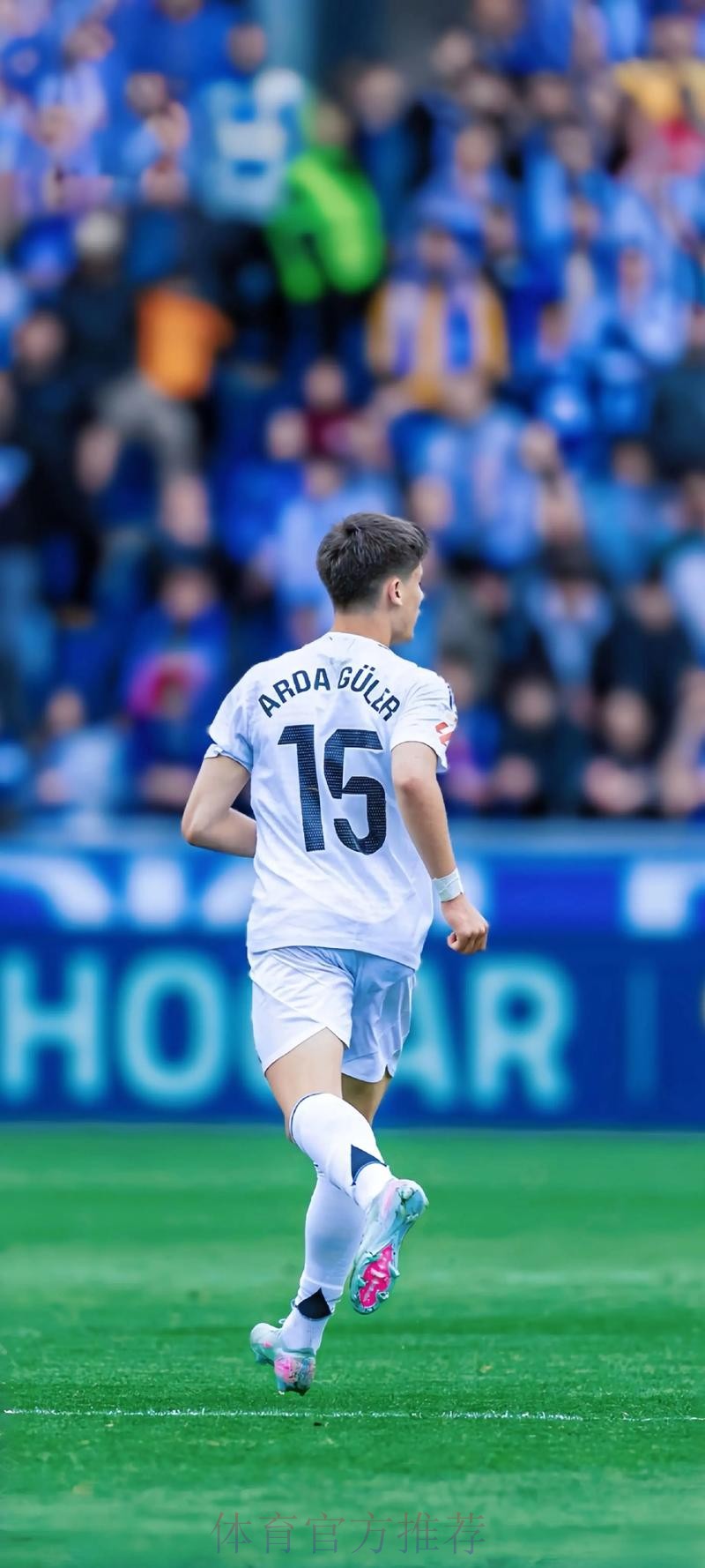 马卡报:加维与巴萨续约没进展 经纪人现身皇马 马卡报:加维与巴萨续约没进展 经纪人现身皇马